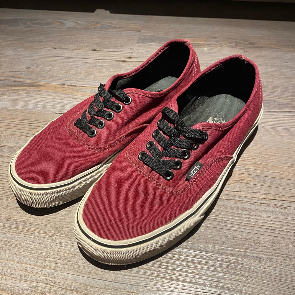 Maroon Vans Authentic - Sz 8.5